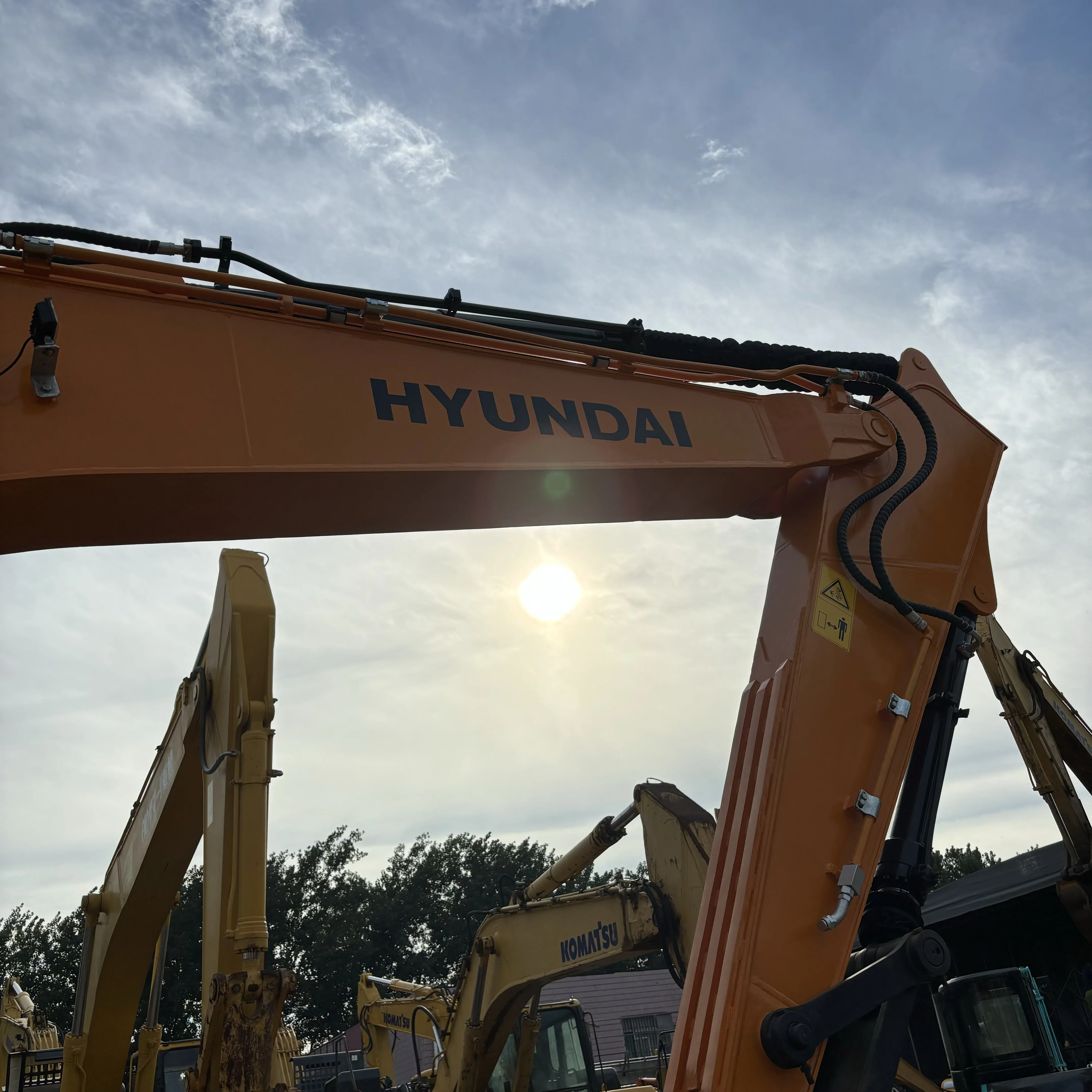 Used hyundai excavator 220lc 220 305LC hyundai excavator korea part machine cheap price for sale