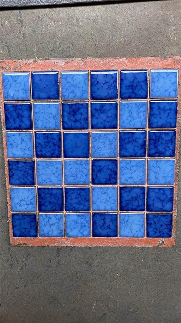 Durable Anti-slip Fish Shape Mixed Color Irregular Glass Mosaic Tile Mosaic For Walling dilis