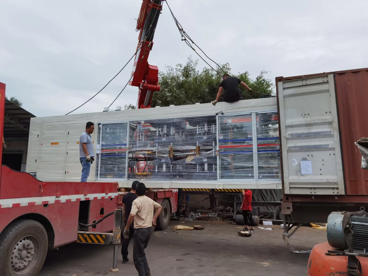 Biodegradable PLA Takeaway Food Tray Container Thermoforming Machine