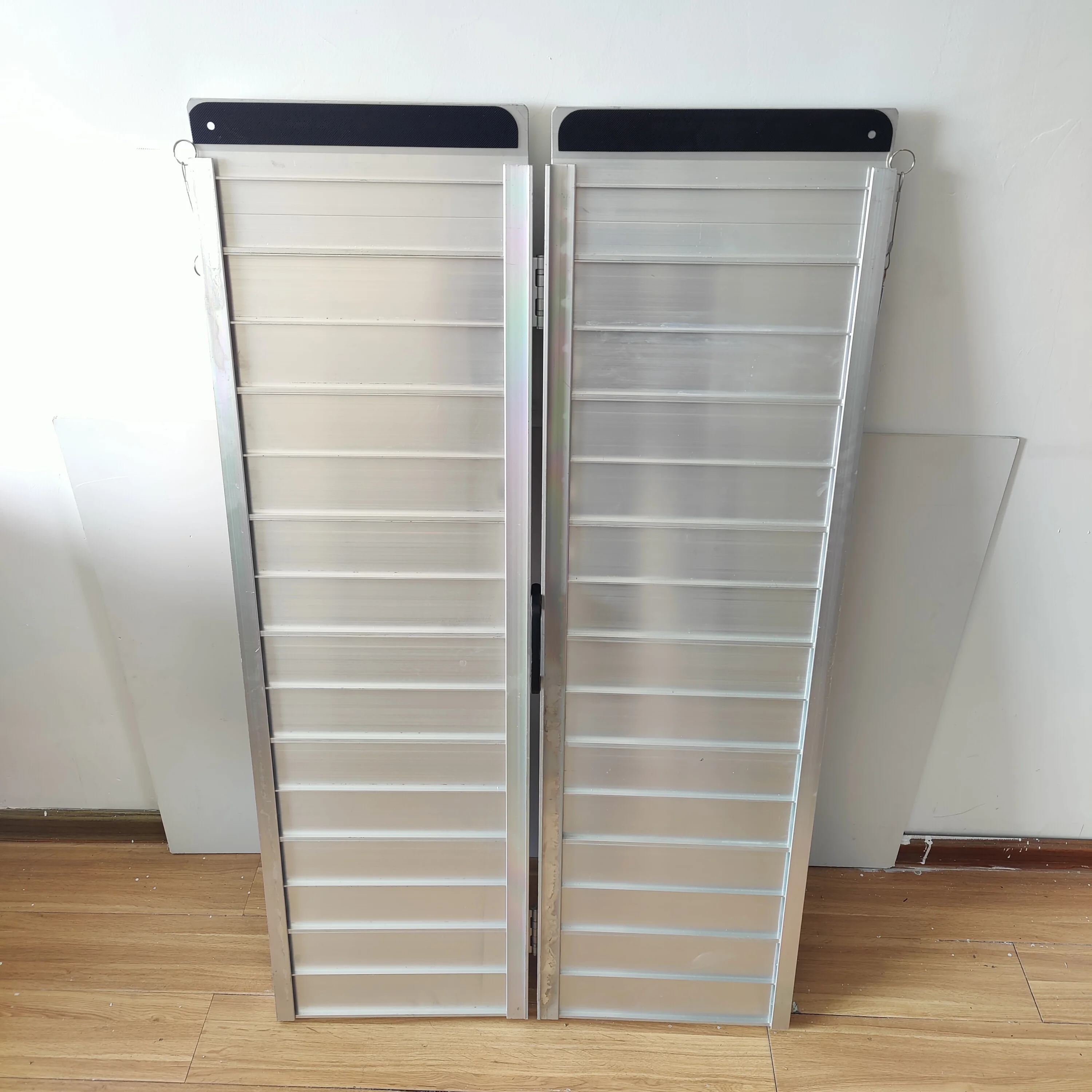 Aluminum Alloy Wheelchair Folding Ramp Portable Wheelchair Accessible Ramps Strong Loading Capacity
