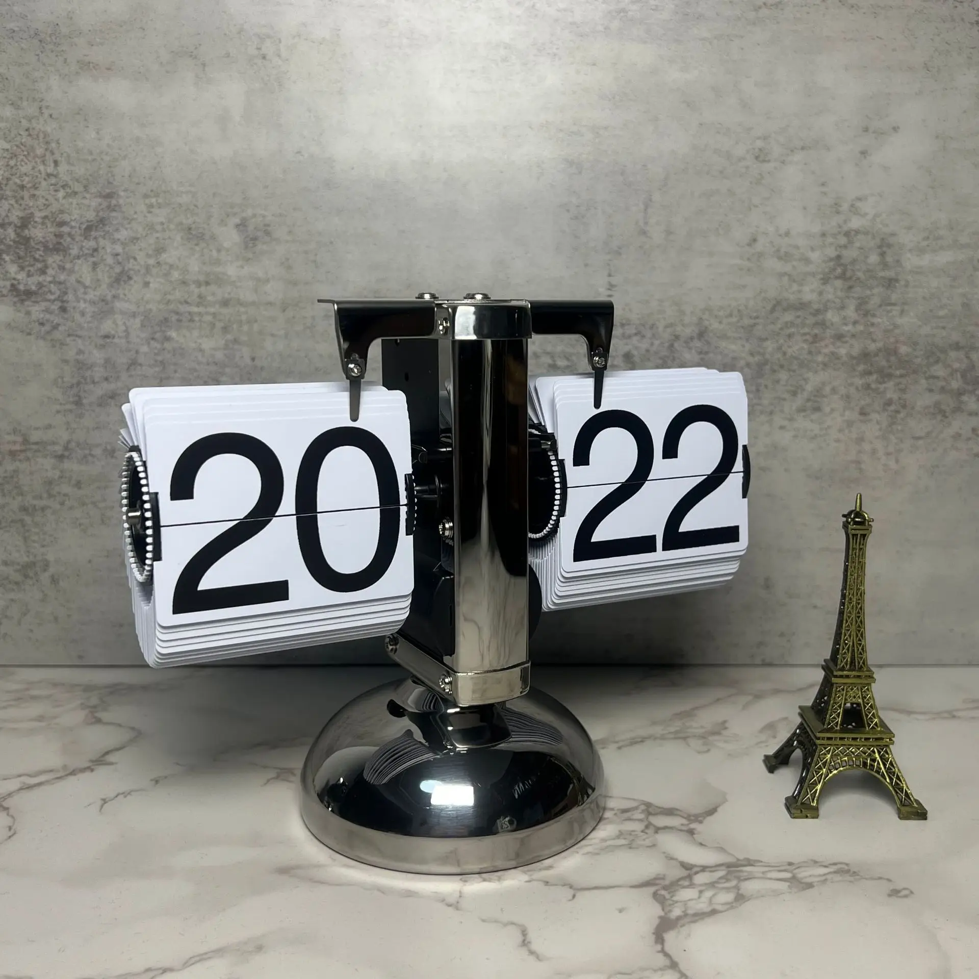 Small Scale Retro Flip over Quartz Clock Stainless Steel Internal Gear Operated Black/White Analog-Digital Table Clock
