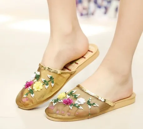 Chinese Pvc Women Flower Beads Mesh Slippers