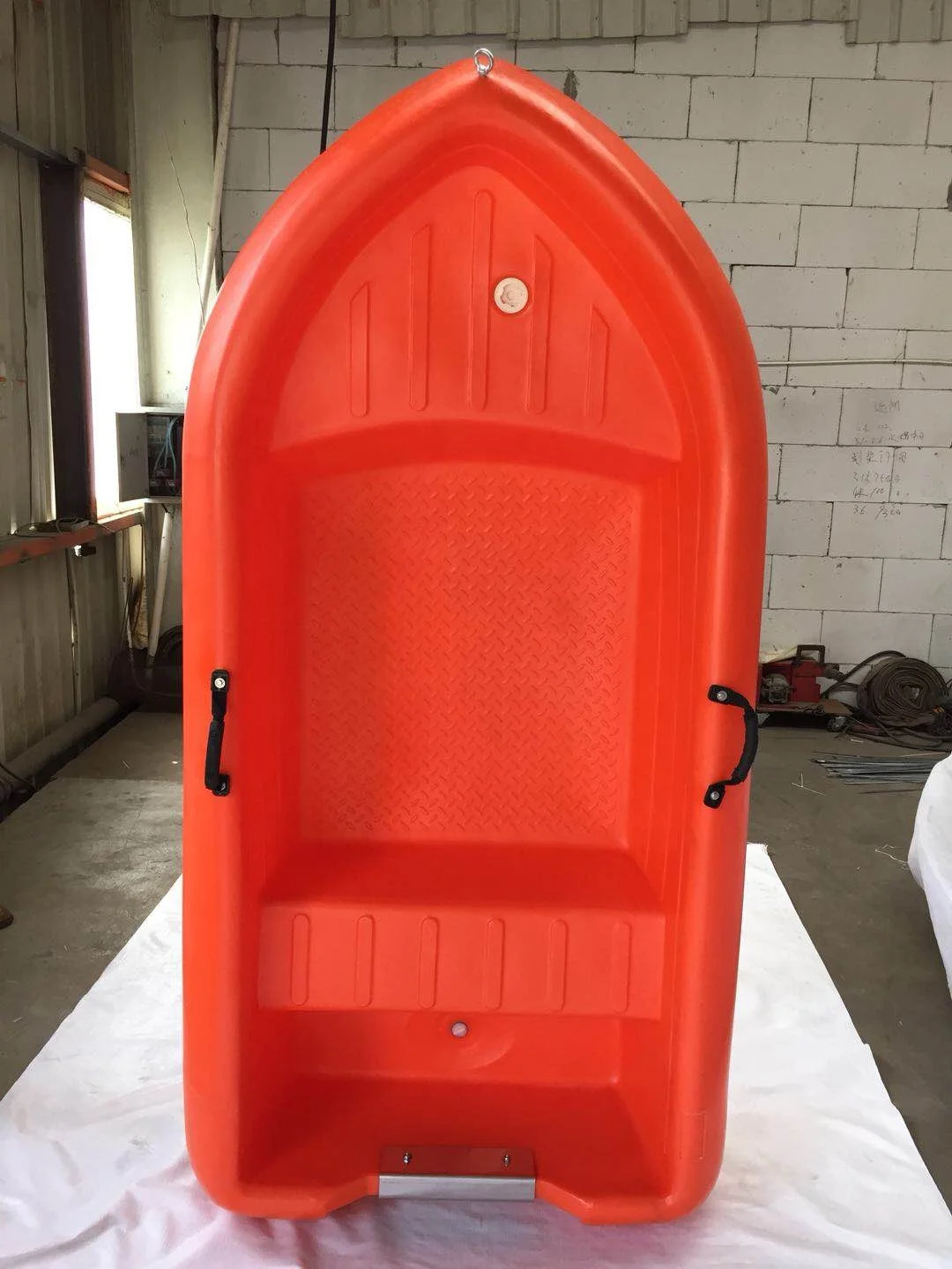 Small Cheap 2.3 Meter Rotomould Hard PE Plastic Motor Boat For Lake Fishing