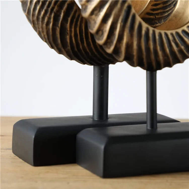 Nordic Luxury Resin Art Craft Pieces Gold Luxury Decor Ornament Retro Home Decoration for Living Room