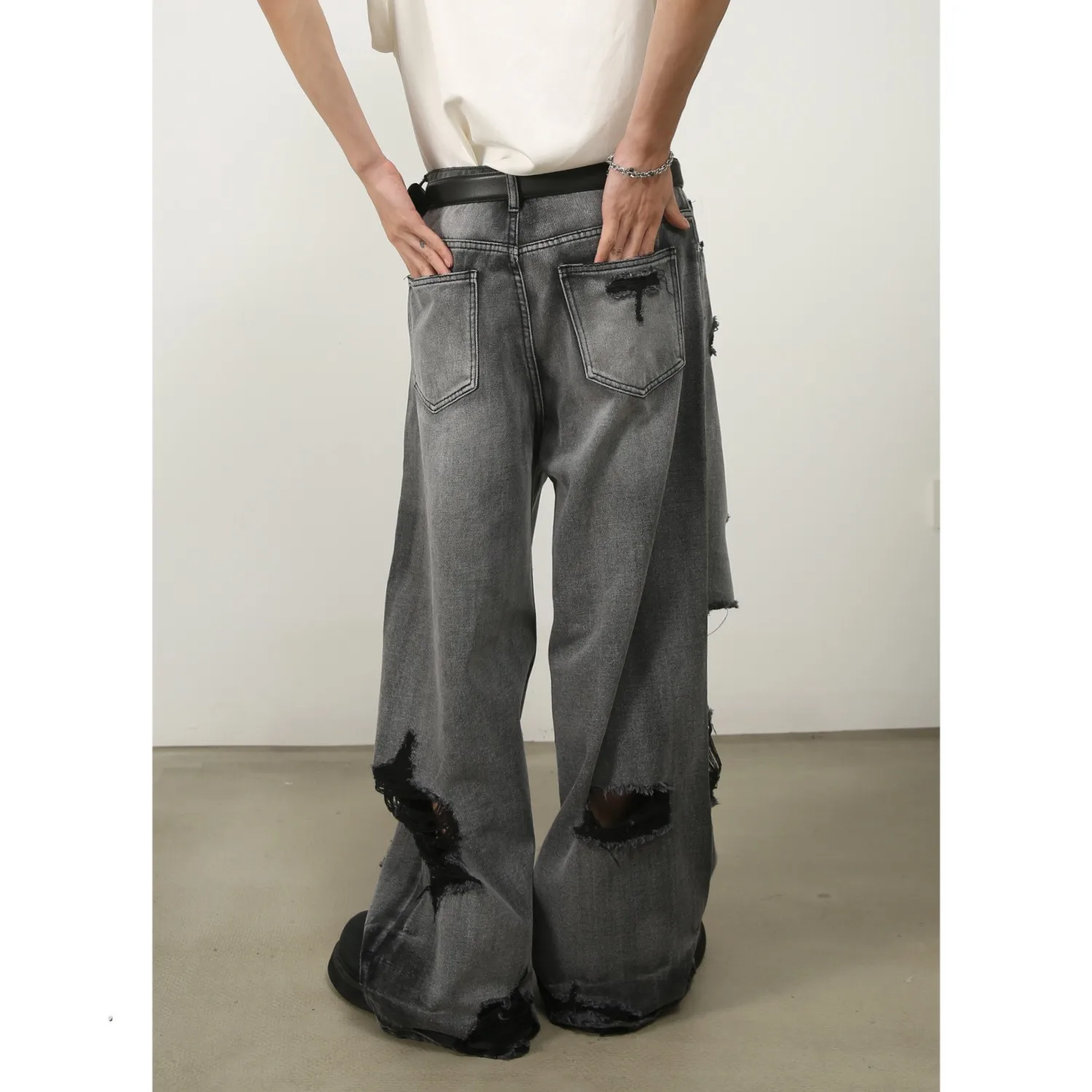 New Fashion Versatile Worn Out Jeans for Men 2024 Summer New Korean Edition with Worn Out Holes for Slim Appearance