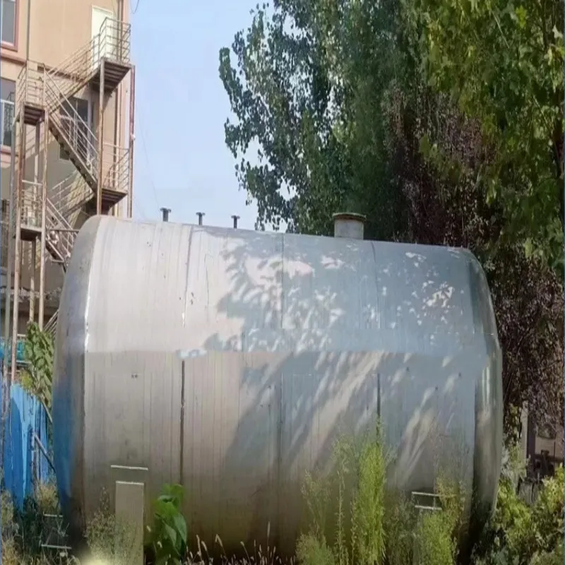 Vertical single-layer horizontal storage tank for conical alcohol precipitation of raw water