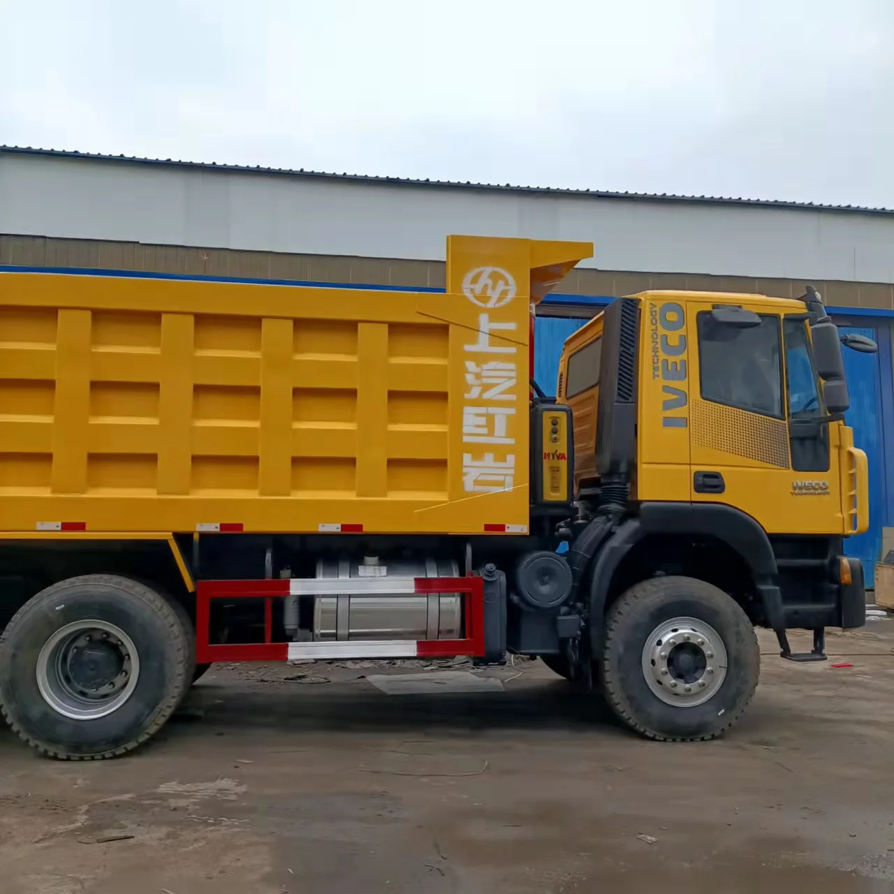Продажа самосвала IVECO Hongyan 6x4 сделано в