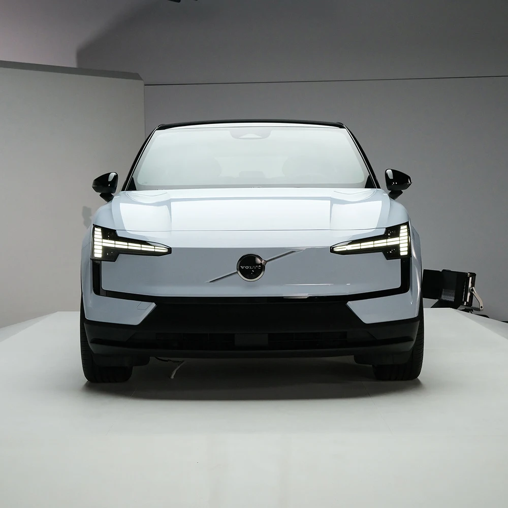 Volvo EX30 Electric Car SUV High Performance New Energy Vehicle with NEDC 550km Range Smart Cheap Electric Car