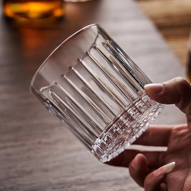 Old Fashioned Crystal Whiskey Glasses Luxury Lead-Free Rotate Tumbler Whiskey Glass Cup For Home Bar Party