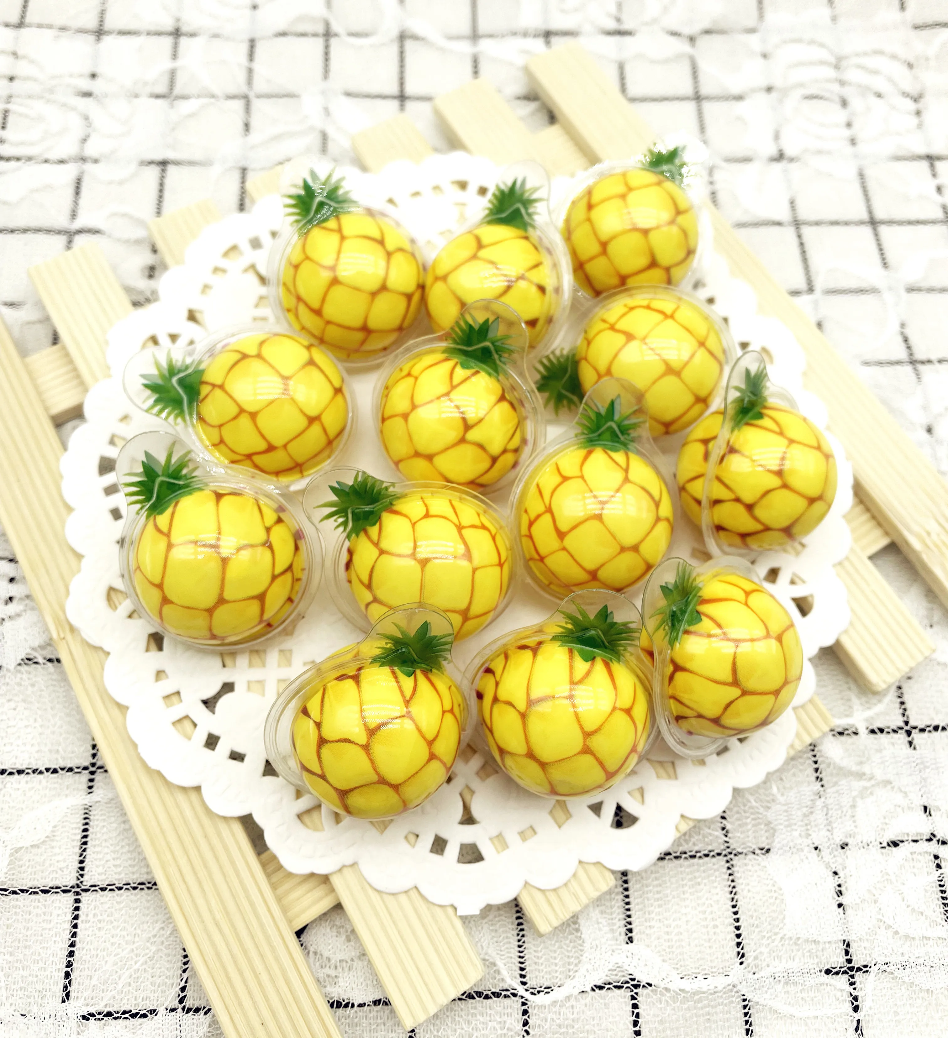 China Manufacturer Creative Gummy Candy Party Snack 3D Pineapple jam filled Gummy Candy