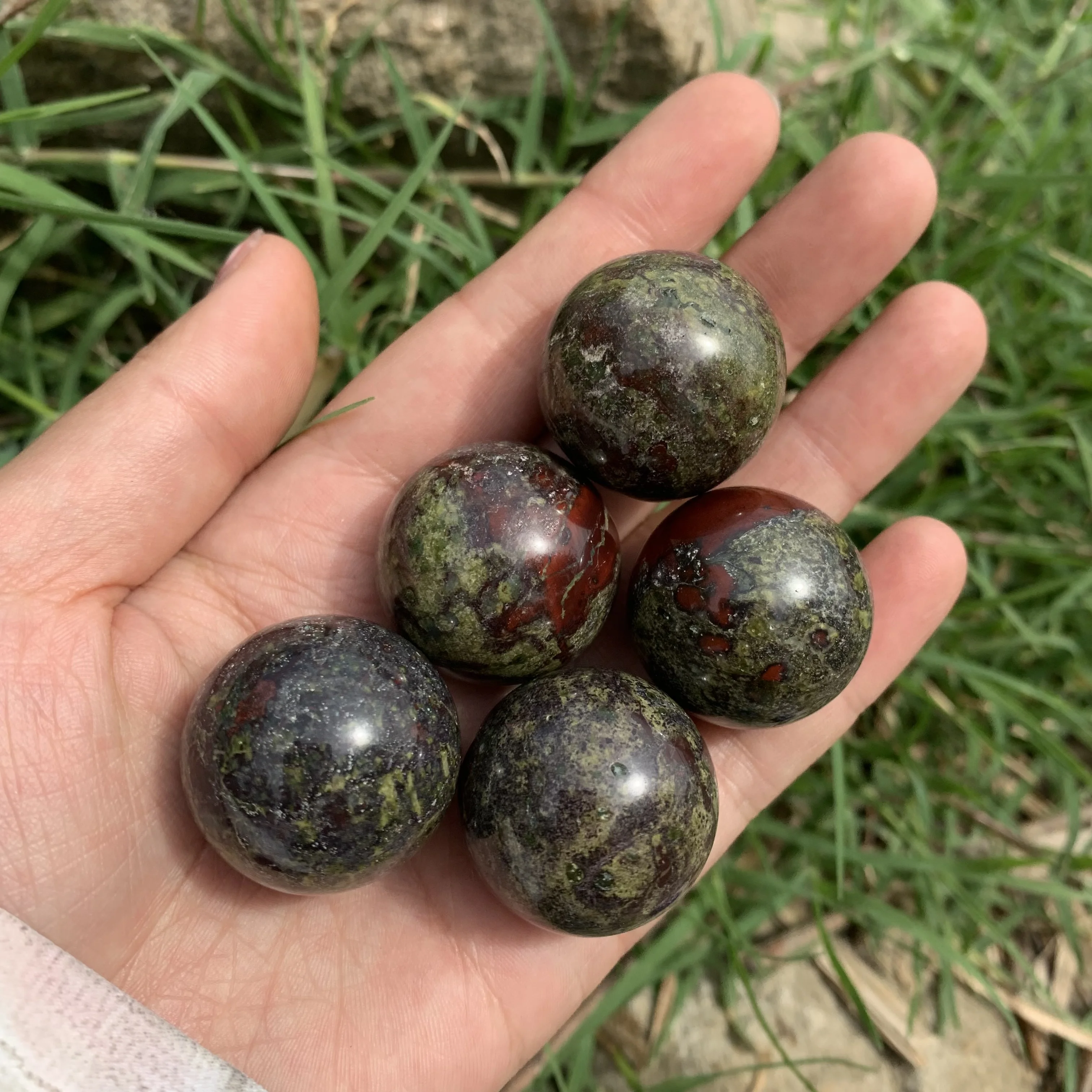 Natural Dragon Blood Ball Chakra Quartz Stone Crystals Healings Stones Spheres Crafts for Home Decor