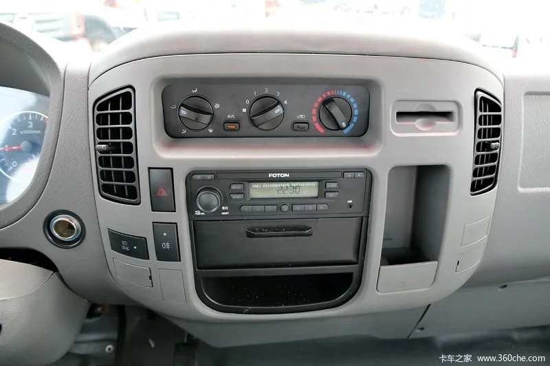 5TONS CUMMINS DIESEL CARGO TRUCK WITH ONE AND HALF CABIN FROM FOTON GROUP