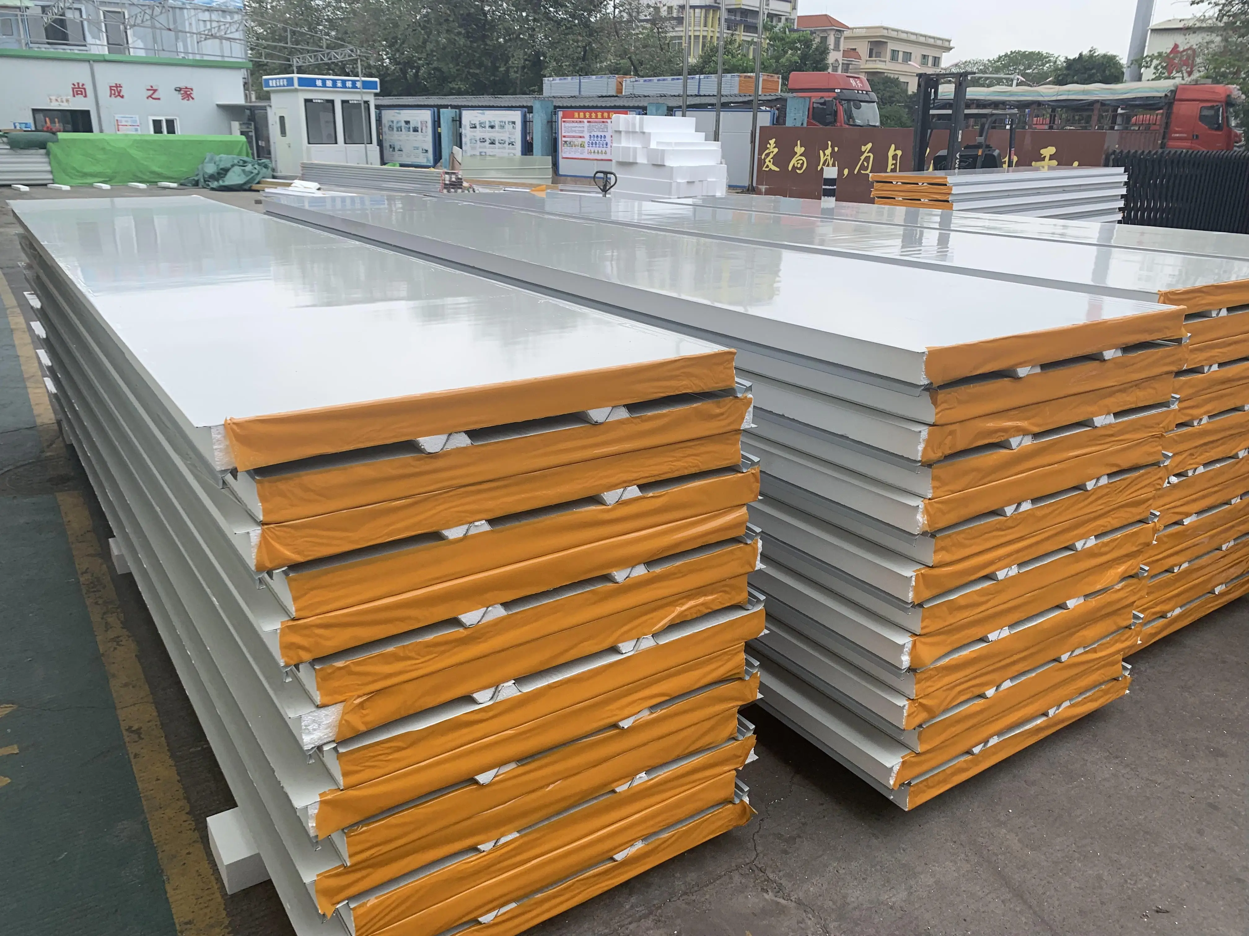 Heat insulation, anti-noise, strong plasticity EPS roof composite steel plate manufacturers