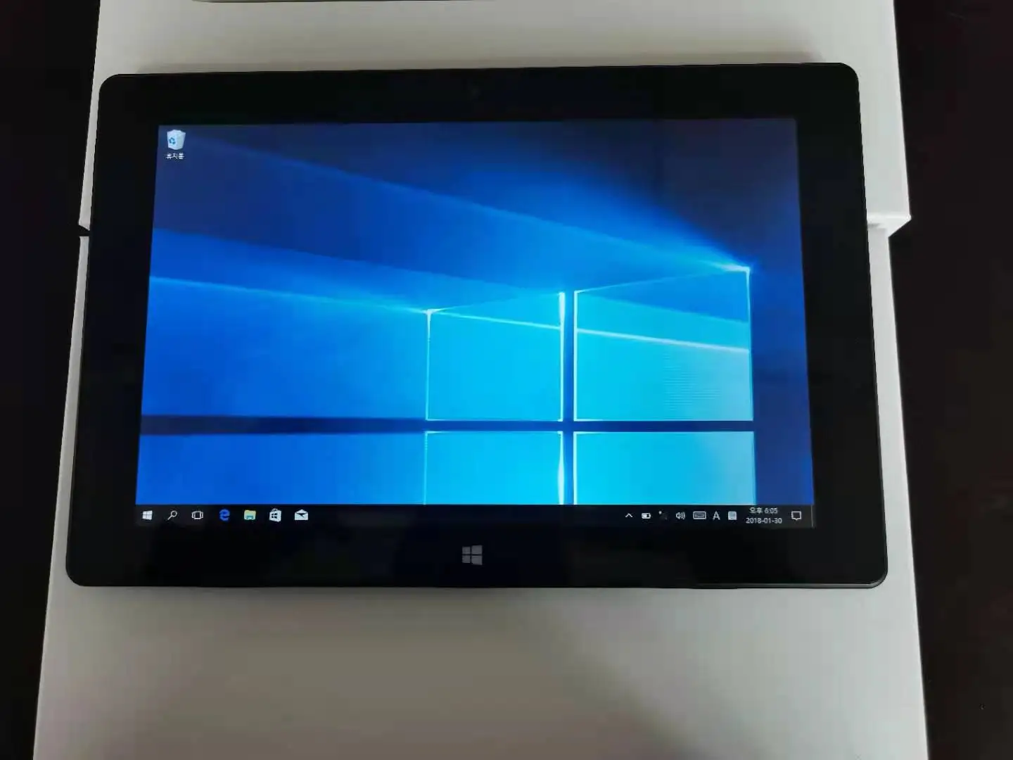 In Stock Customized 2G RAM 32G ROM 5000mAh Battery 10.1 inch window 10 tablet