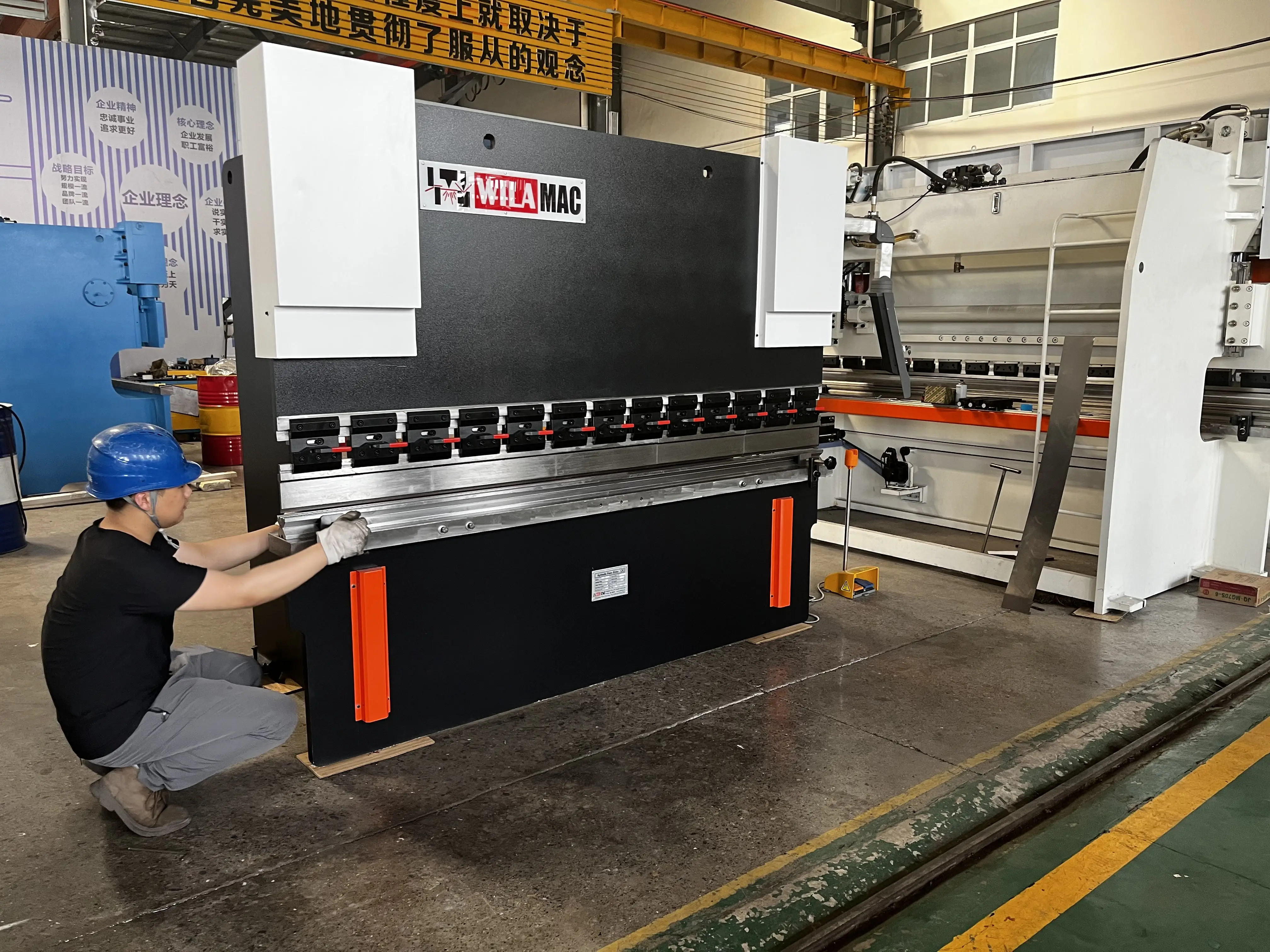 WILA CNC бренд cnc металлический гибочный станок 63T/2200 гидравлический пресс