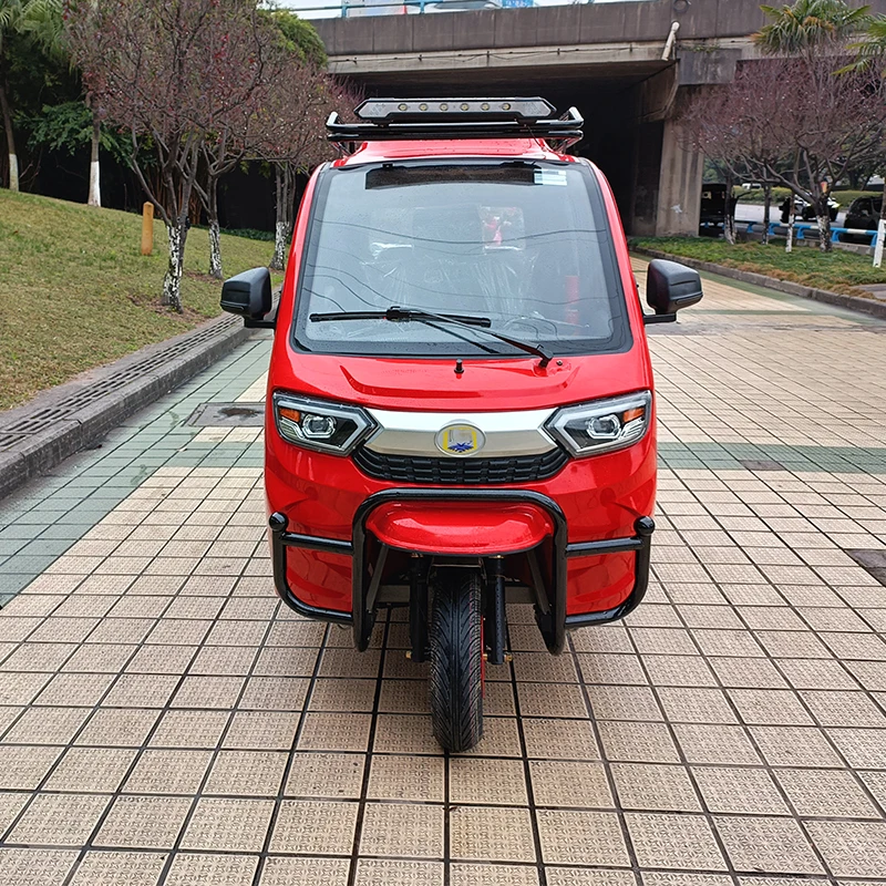 Factory wholesale China made for passenger Bajaj Tuk Tuk 150-250cc gasoline tricycle