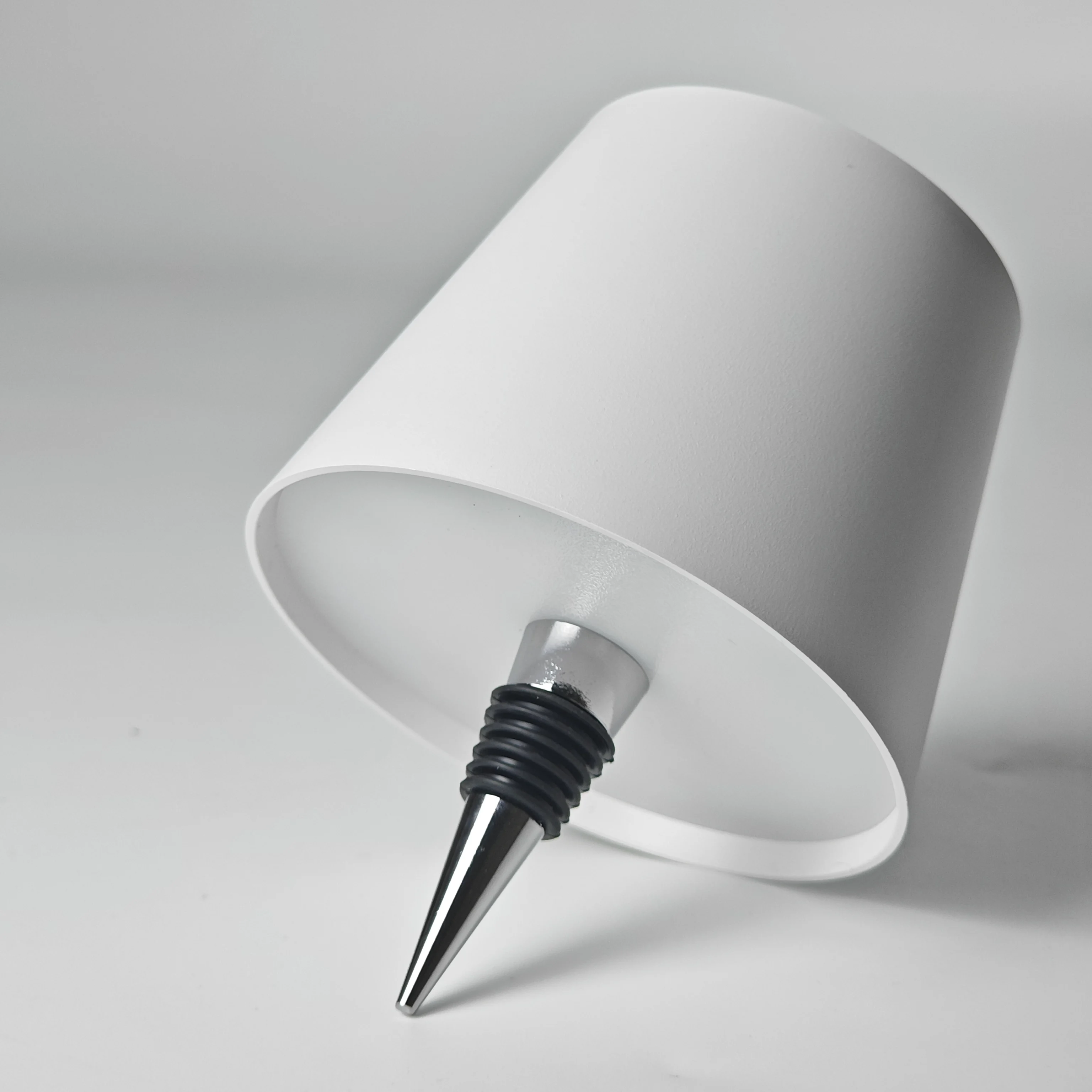 Modern Style Bedroom & Living Room Bar Table Lamp Iron Body with Metal Shade Battery-Powered Sidebed Bedside Light