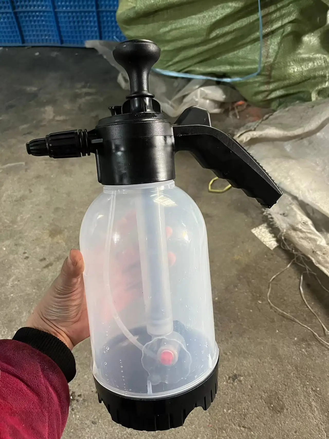 2 liter garden handheld plastic foam pressure sprayer for plants kettle car washing