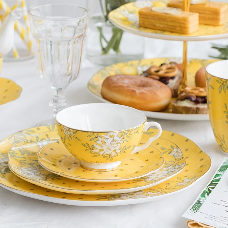 Британский чайный сервиз, кофейный сервиз из костяного фарфора, европейская роскошная легкая керамическая кофейная чашка, кухонные наборы для чая, кофе, сахара с горшком
