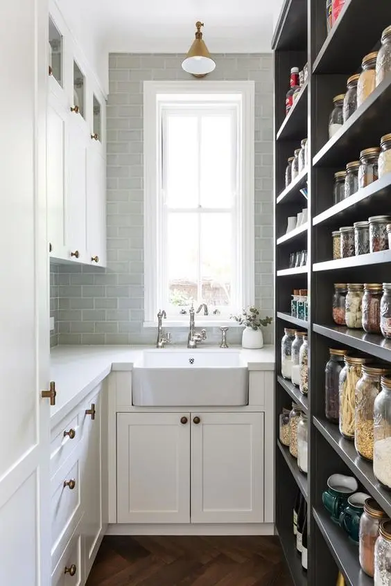 2023 Artisan Bespoke New Wooden Butlers Pantry Organization Kitchen Pantry Cabinet Storage Design
