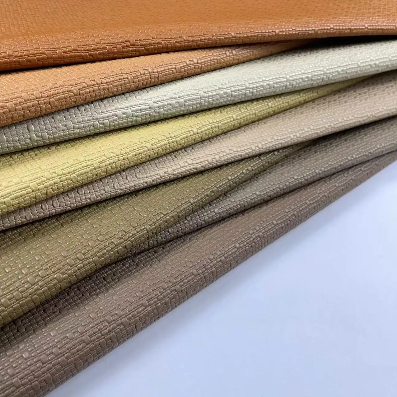 Artificial leather  color is rich pvc the size of the woven