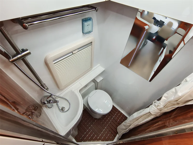 MAXUS V90  Luxury 4x4 Truck Camper Travel Motorhome For Outdoor Camping/New RV Camper Motorhome Off-Road with 2 bed