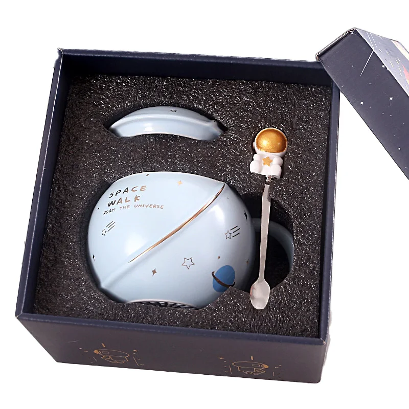 Holiday Festive Gift Creative Cute Tea Milk coffee Cup Astronaut couple Mug Ceramic cups with lids scoop