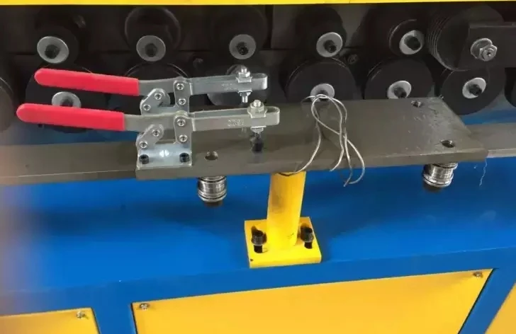 Factory price 2 shapes 1.5mm  T15  TDF flange forming machine for hvac air duct