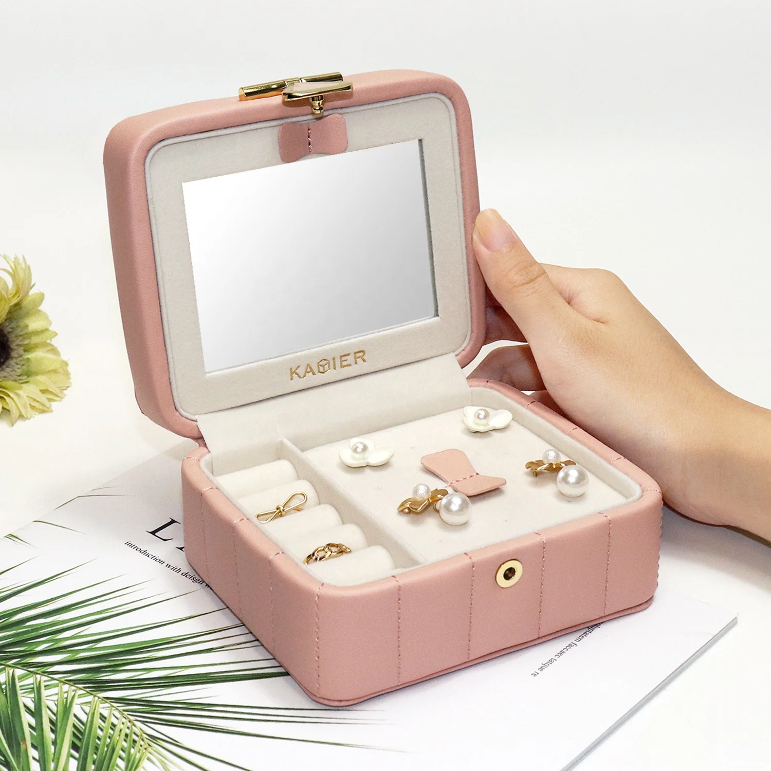 2022 Fast Delivery Low MOQ Leather Velvet Mini Organizer Boxes Customized Logo Jewelry Packaging Boxes Travel Storage Box Case