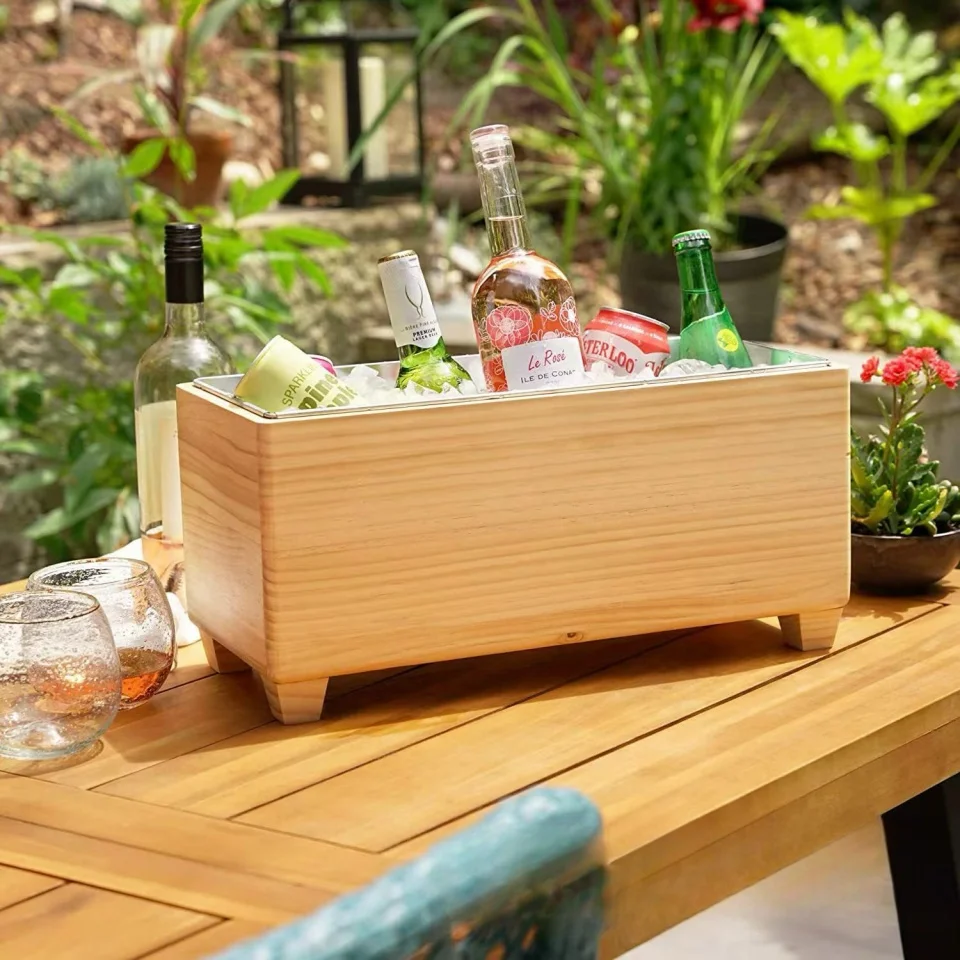 Classic Style Wooden Ice Buckets Barrels Beer Refrigerators with Lacquer for Sundries Serving Ice Cream Beer Cola Drinks