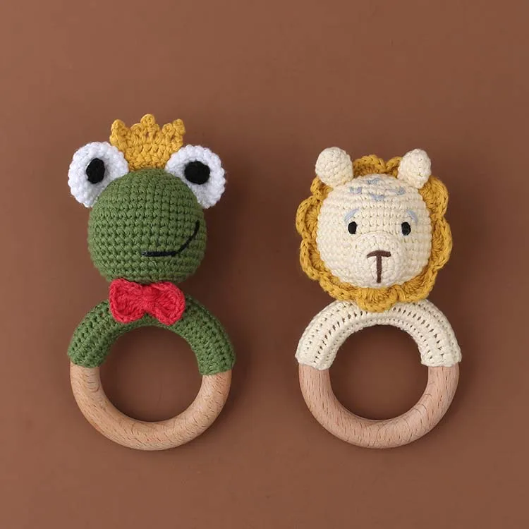 Handmade Frog knitting Rattle Infants Teething Ring Baby Teether Natural Beech Wood Ring Crochet Teeth Chewable Soothing Toy