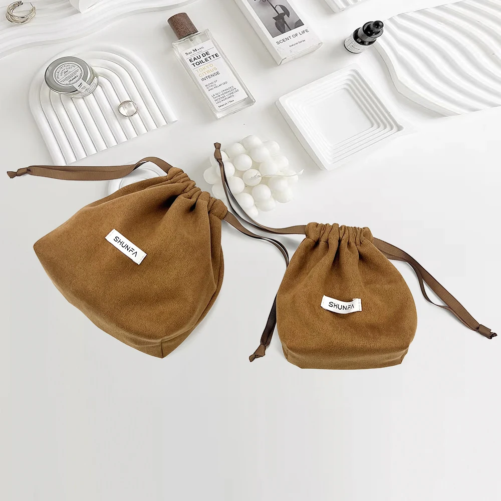 Luxury Personalized Packaging Small Dust Custom Gift Pouch Jewelry Cosmetic Makeup Velvet Drawstring Bag  With Logo