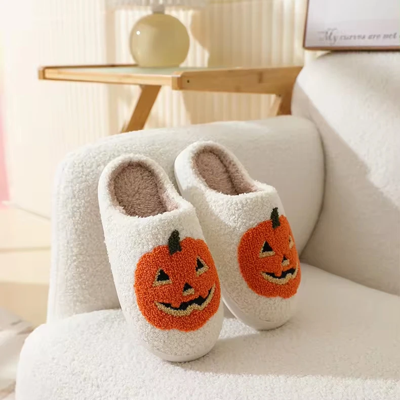 America Hot Sale New Halloween slippers for man male wholesale winter home indoor non-slip bat smiley plush slides
