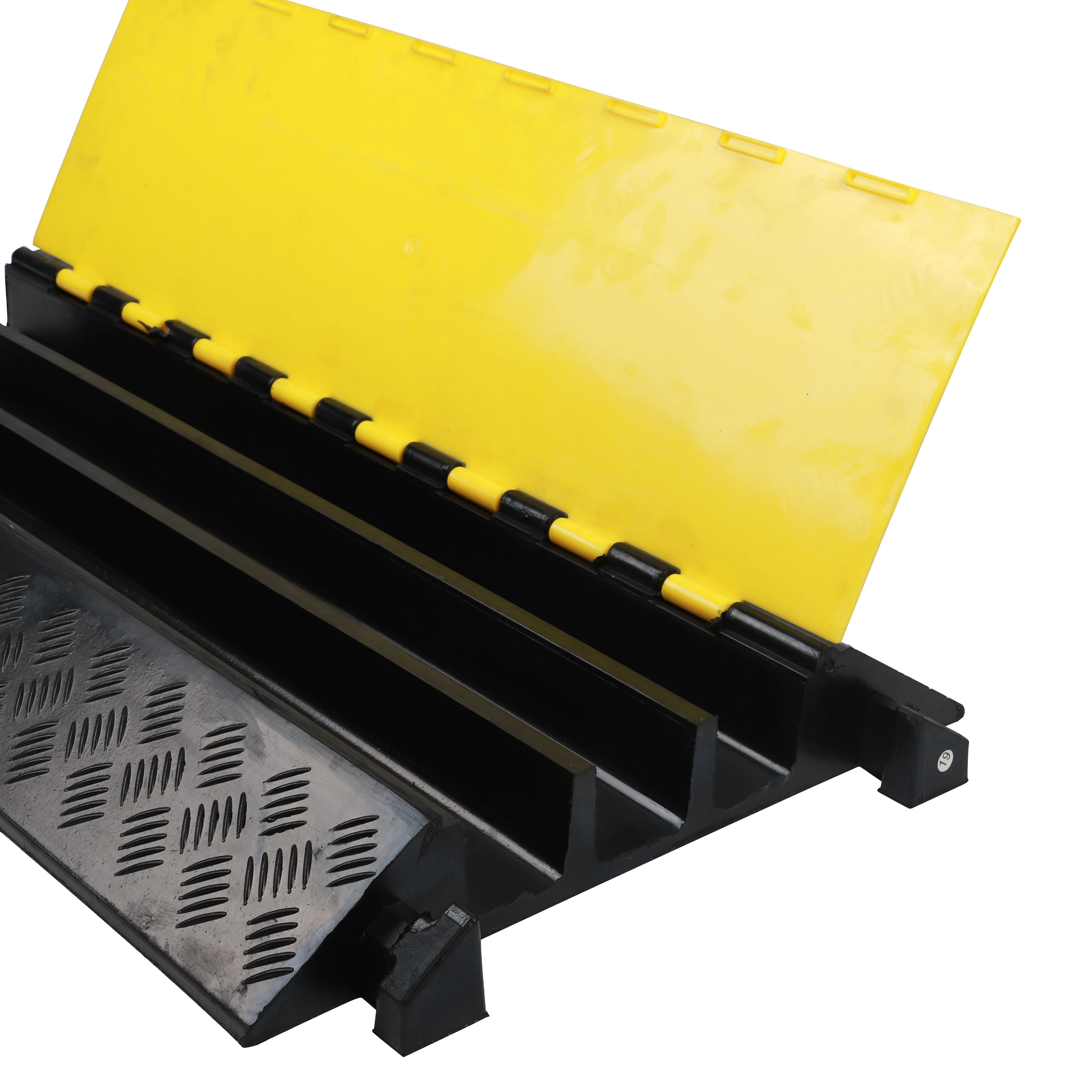 SW-3XC04 Wholesale 3 Channel Safety Speed Hump Rubber Electrical Cable Protector Ramp with Plastic Cover Floor Bridge Protector