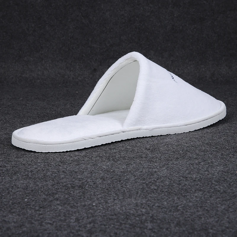 One Time Use Make Customized Logo Coral Velvet Coral Fleece Hotel Unisex White Disposable Hotel Slippers Wholesaler