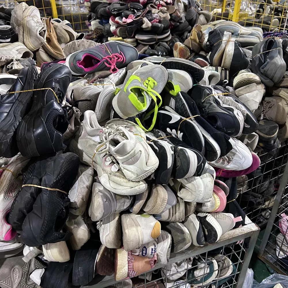 Hot Selling Unisex Sports Style Used Shoes Mixed Stock for All Seasons Breathable Anti-Slip Light Weight with Fur Upper Material
