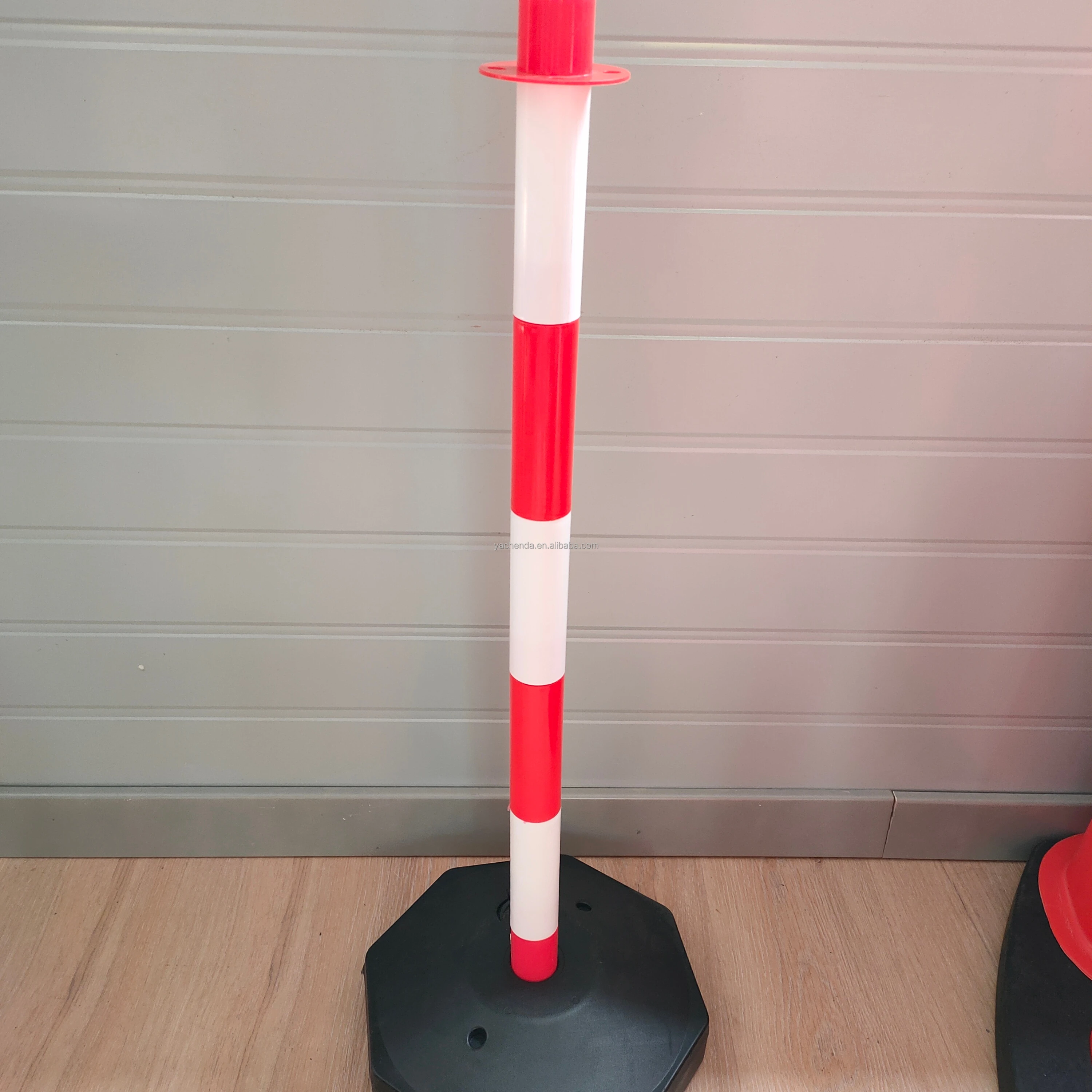 
yellow black white red, detachable traffic bollards, removable plastic water filled road post 