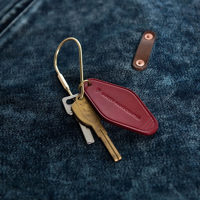 DAQIDO Hotel Keychains Multicolor Genuine Leather Keychain