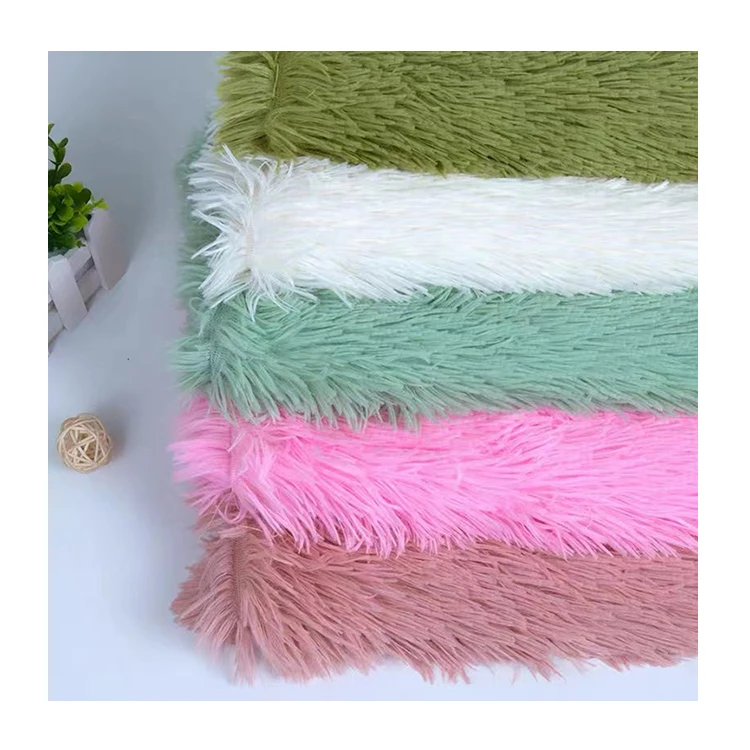 Wholesale Long Pile Faux Fur Plush Comfortable Fleece Fabric 20mm PV Plush Fabric