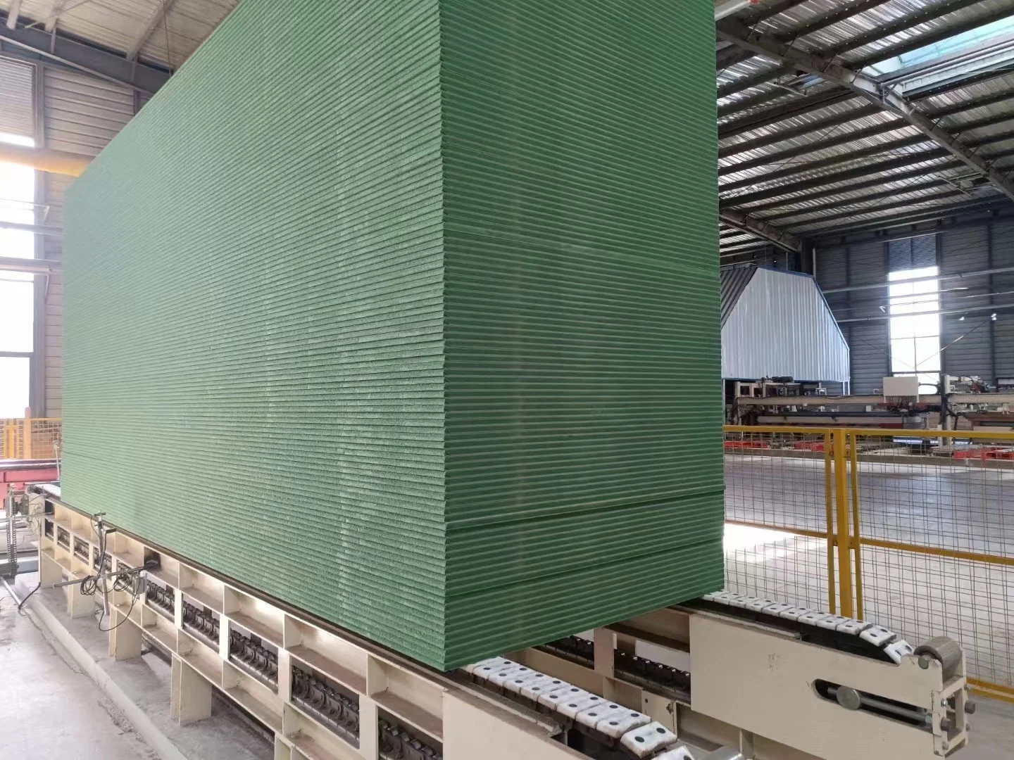 Waterproof HMR Green 18mm waterproof MDF board Melamine Moisture-proof  MDF