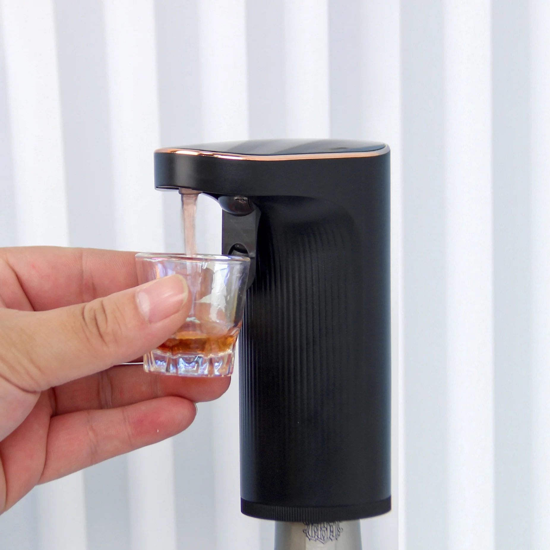 electric wine decanter aerator pourer and dispenser