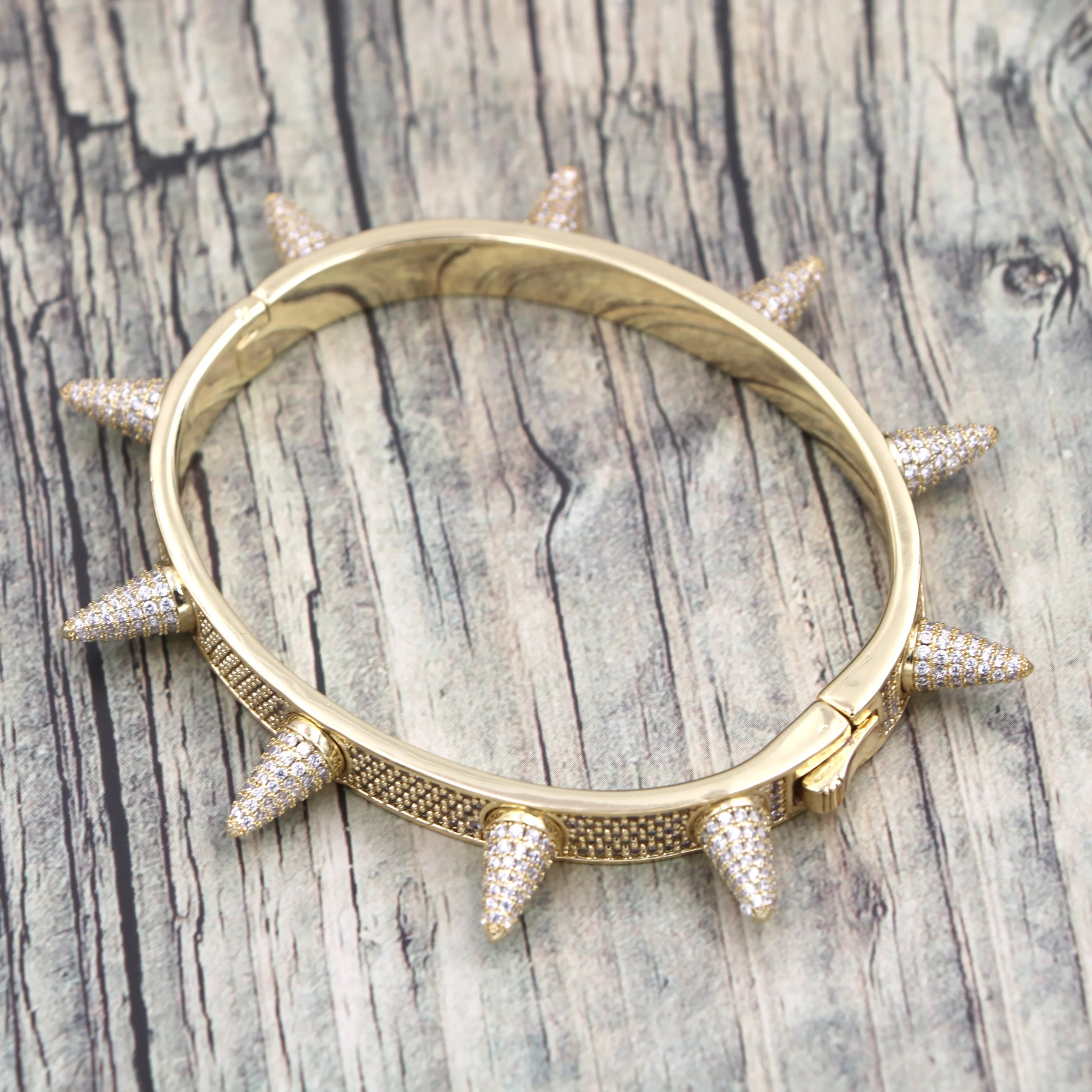 Factory Made Hot Iced Out Full Diamond Spiked Bracelets Women Bangle for Men