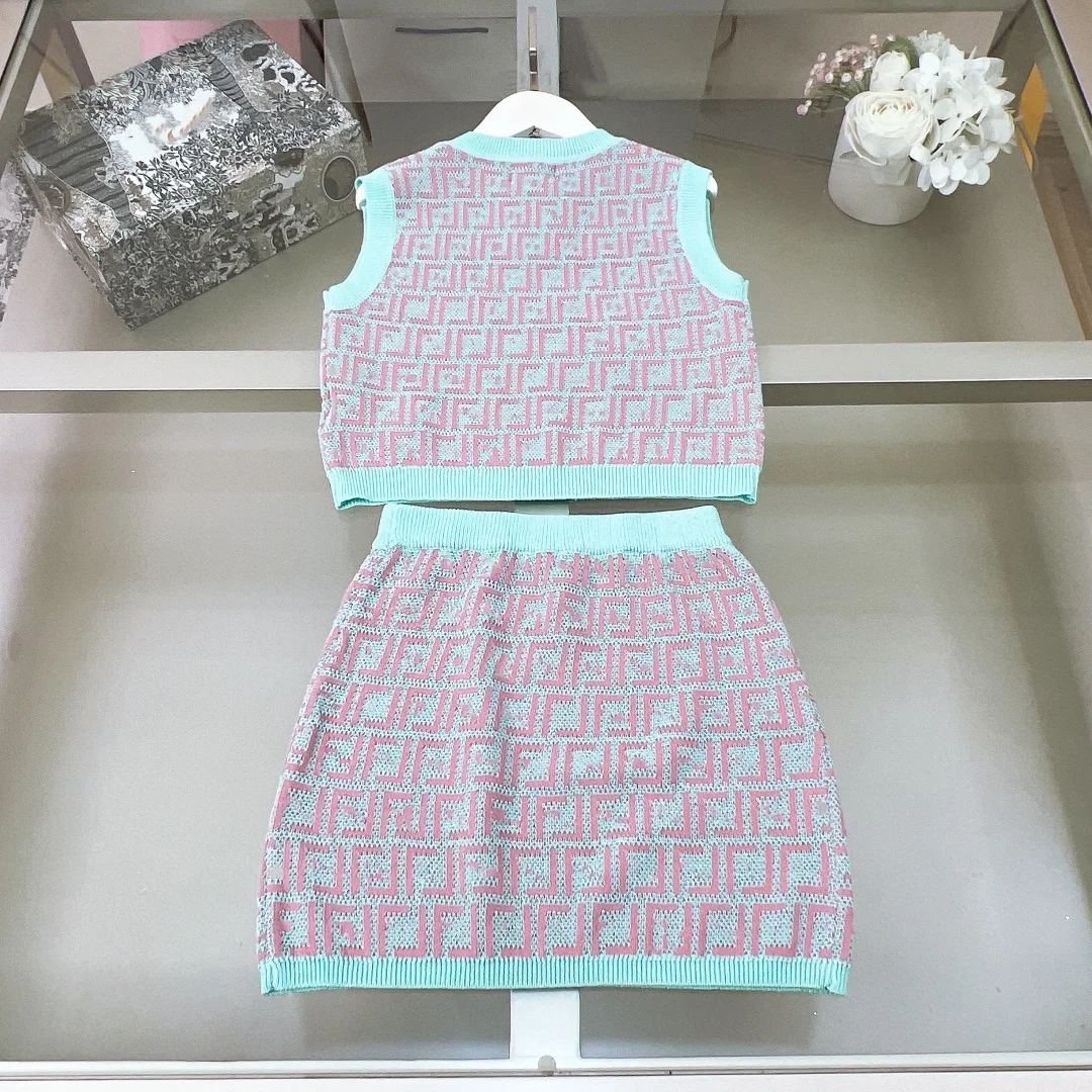 RUNTEN 2024 Fashion Accessories Kids Wholesale Clothing Designer Ball Gown Girl Party Dresses Clothes Boutique T-shirt Design