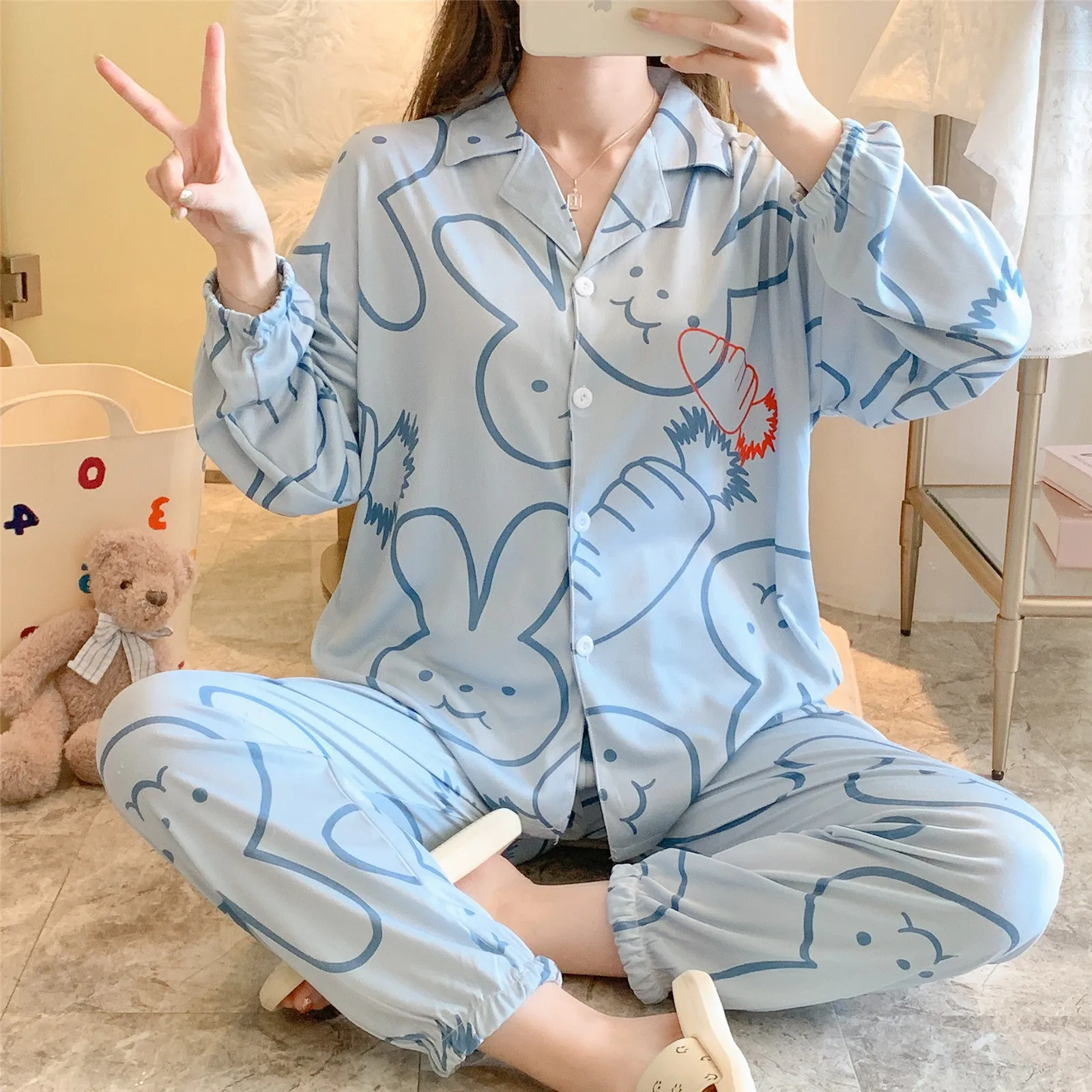 Hot selling Amazon Supplier ladies cartoon print milk silk whole pajamas long sleeve sleepwear women two piece sets