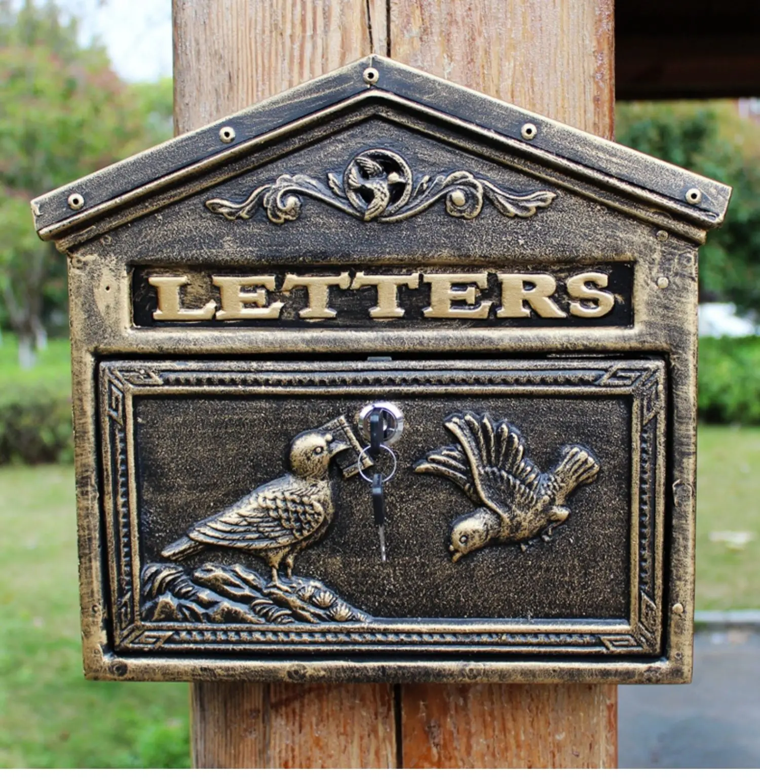 vintage style outdoor courtyard post box suggestion box Creative retro villa with locked mailbox