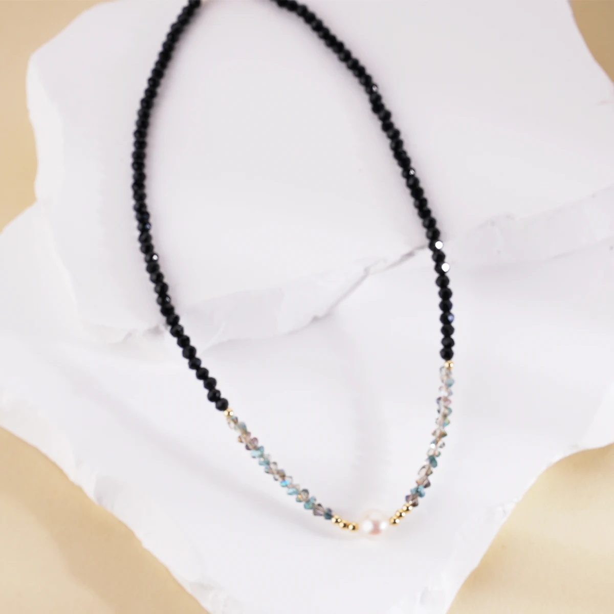 Baroque Pearl Wholesale Fashion Statement Jewelry Women Luxury Gold Black Crystal Beaded Natural Pearl Chocker Necklace
