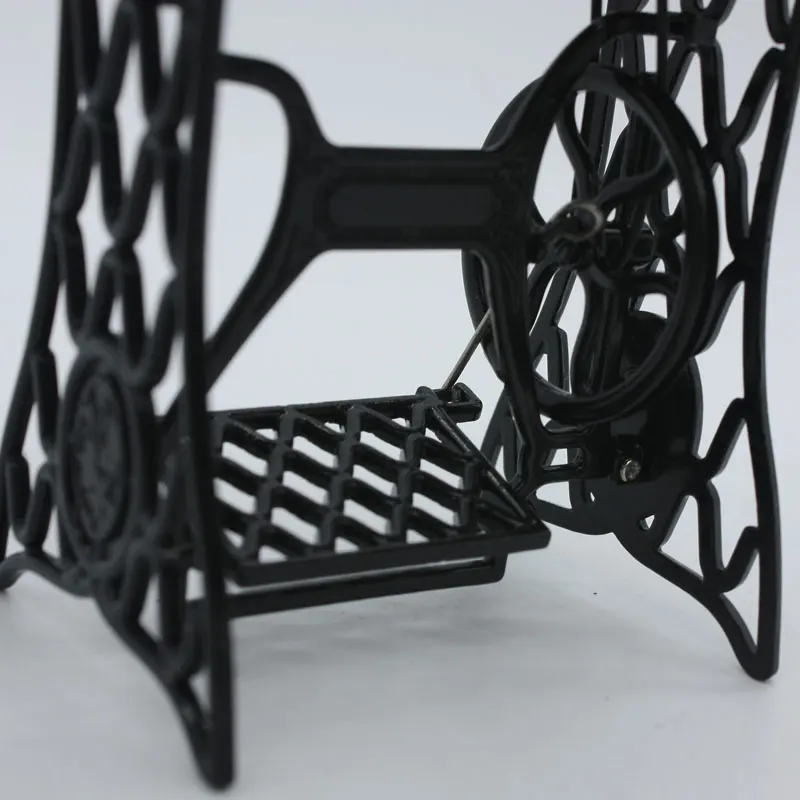 Dollhouse Miniature Furniture Wooden Sewing Machine 1/12 Scale QW90079