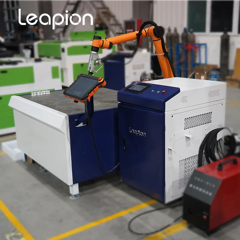 Fiber Laser Welding Machine 3000W 3 In One Robot Arm Laser Welding Machine For Aluminum