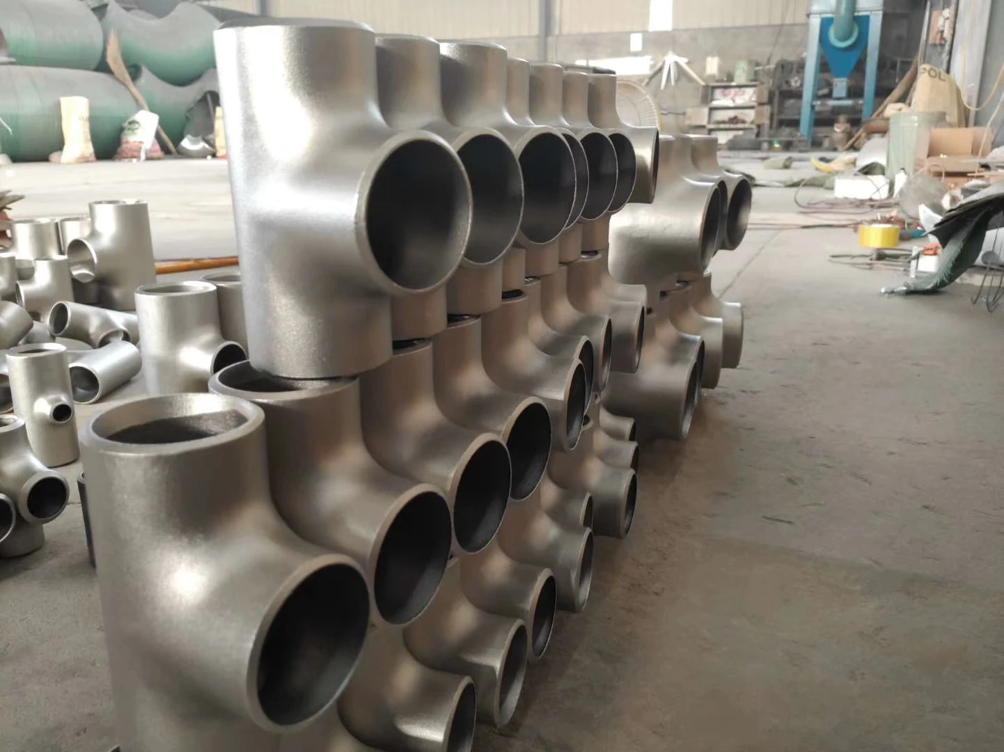 carbon  steel pipe fitting lateral tee 4 inch  schedule 40 equal / straight Tee