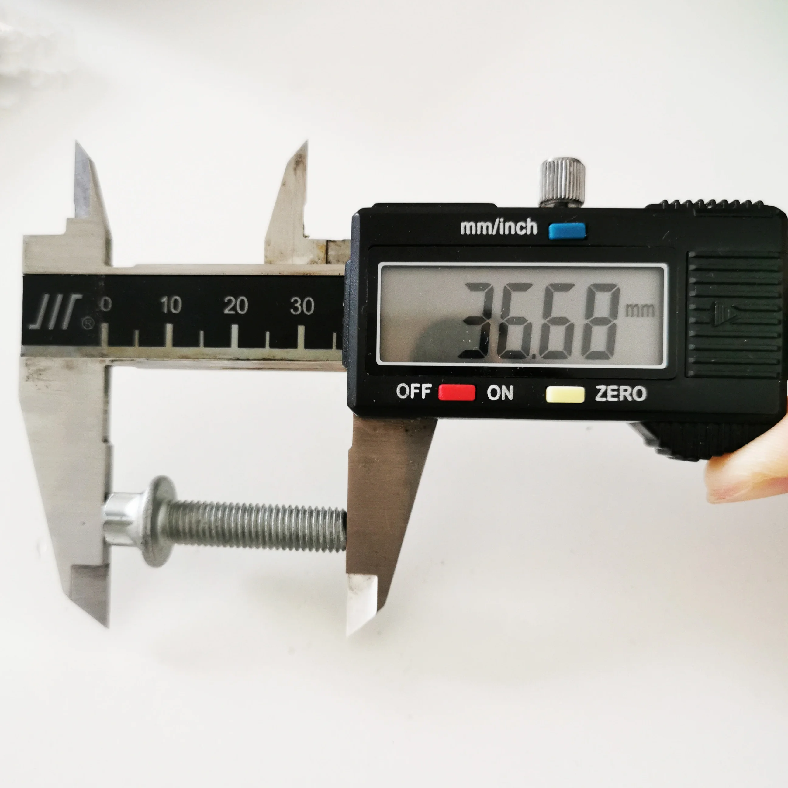 Torx Head Bolts External Torx Star Screw M7*28 High Strengthen Custom Car Fasteners Torx Socket External Drive for Automotive